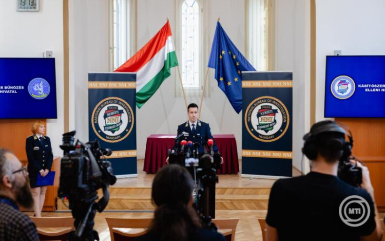 Rendőrség: több mint 2 tonna, magyar irányítású bűnbandához köthető kokaint foglaltak le Dominikában